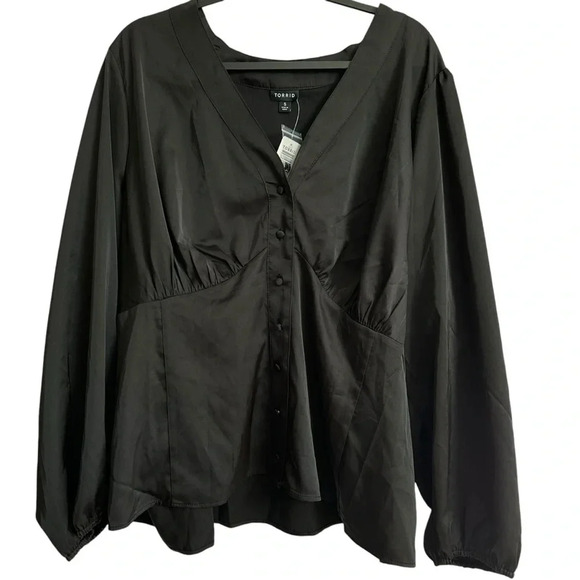 🌴Torrid NWT Satin Button Front Top 5X/28 in Deep Black - Picture 3 of 6